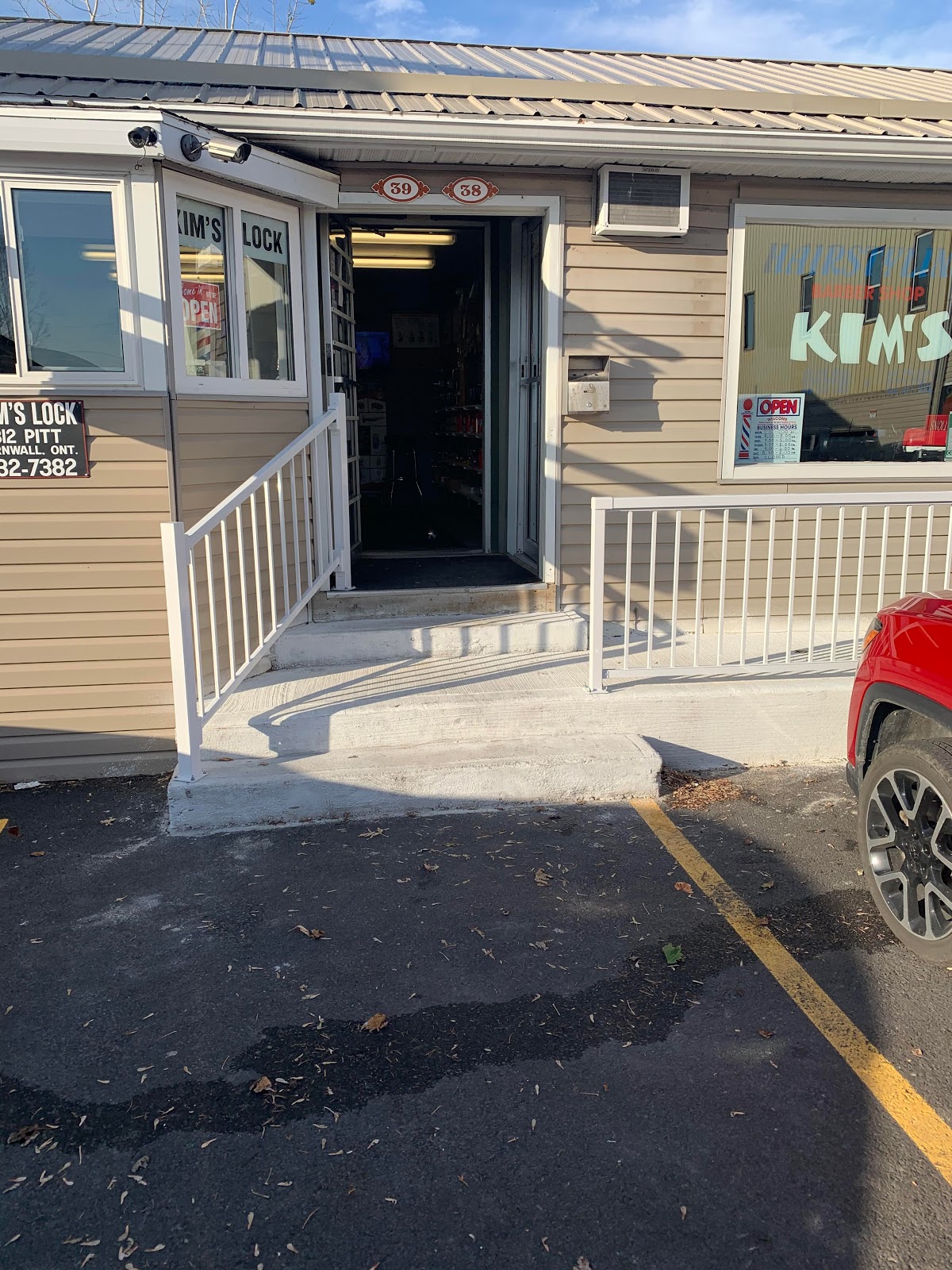 Kim's Lock shop exterior — professional locksmith services